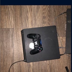 ps4 works and comes with games